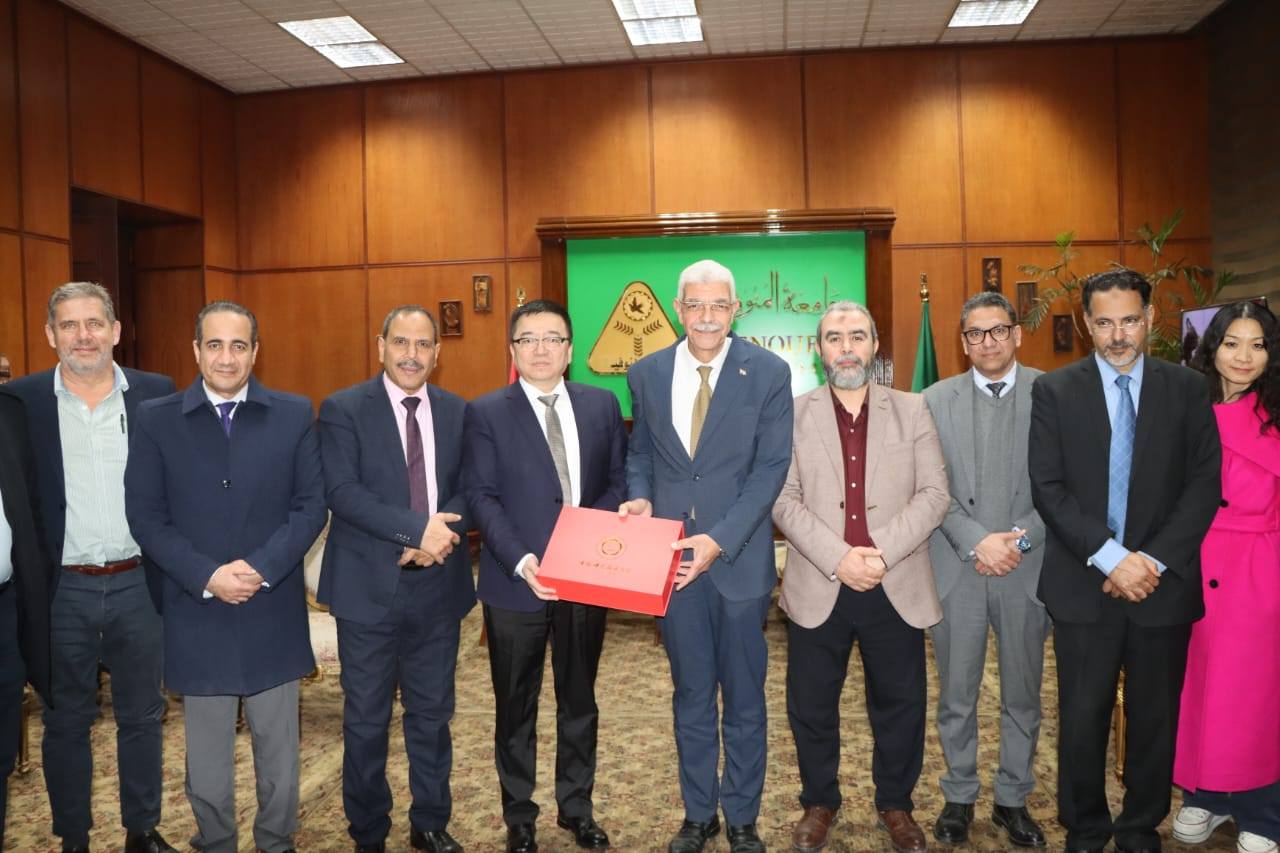 President of Menoufia University Welcomes a High-Profile Medical Delegation from China.