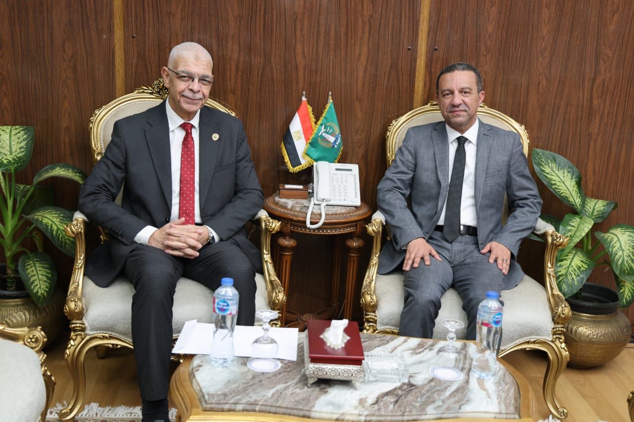 رئيس جامعة المنوفية ومحافظ الإقليم يبحثان تعزيز الشراكة لدعم مشروعات التنمية والخدمات المقدمة للمواطنين 