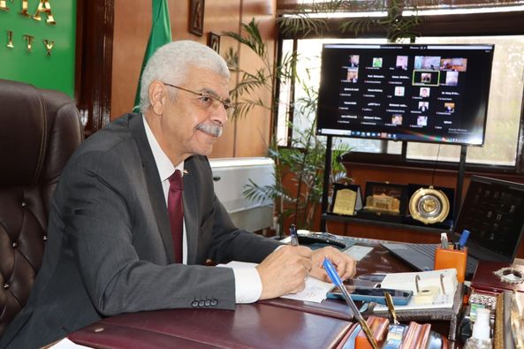 القاصد يستعرض أهم الفعاليات والأنشطة بجامعة المنوفية في لقائه الشهرى بالعمداء