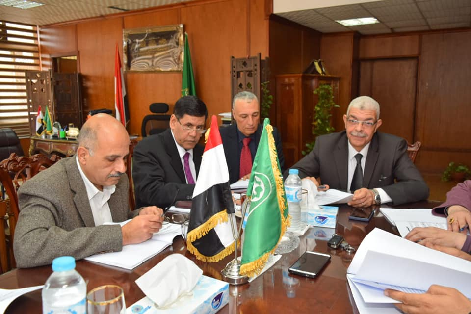 اللجنة السابعة لإحتياجات بجامعة المنوفية تتابع مناقشة و تنفيذ الخطة الخمسية لكليات الجامعة