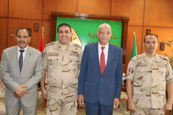 رئيس جامعة المنوفية يلتقى بمديرى إدارة التربية العسكرية الحالى والسابق 