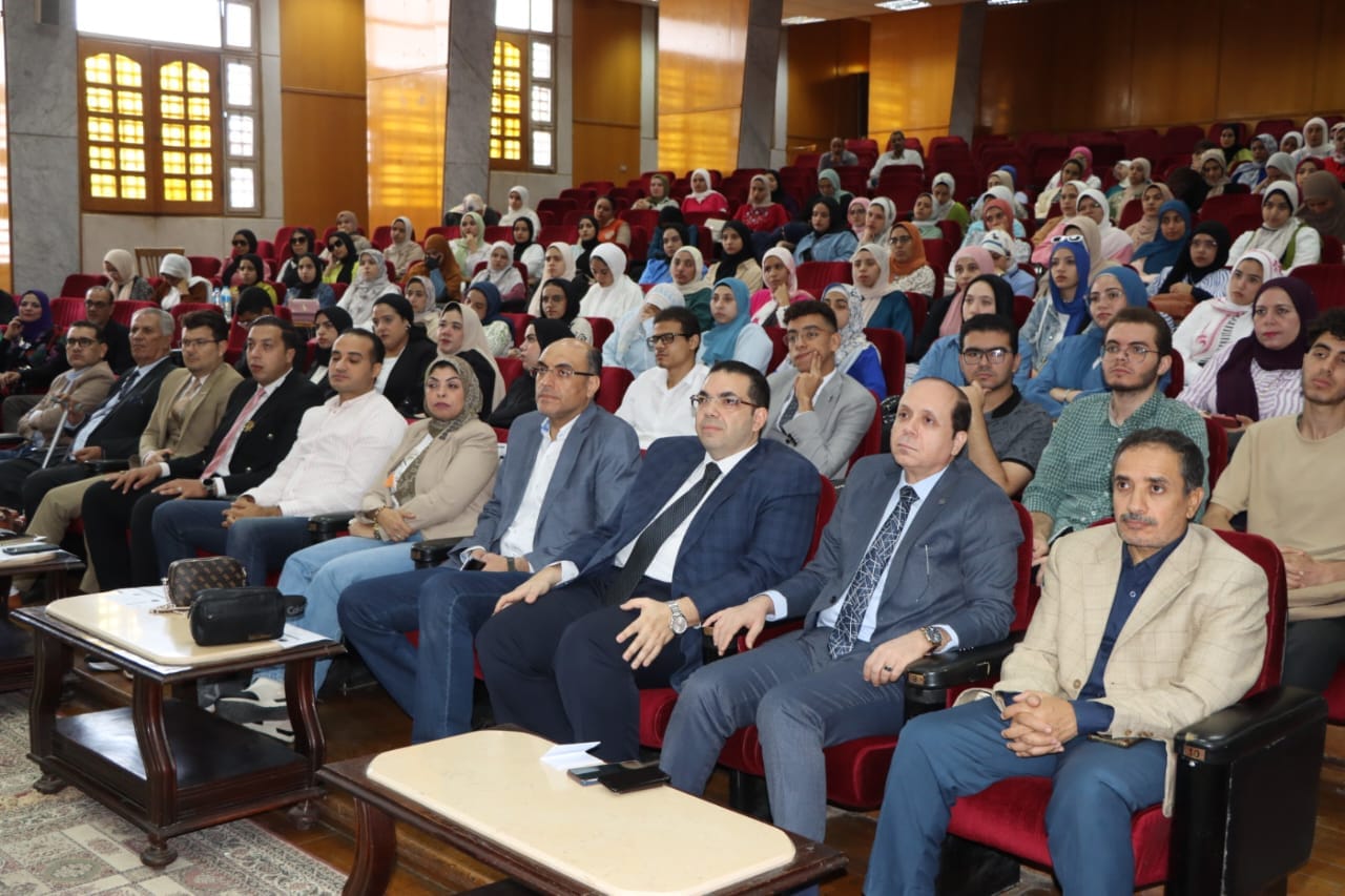 جامعة المنوفية تنظم ندوة  توعوية تناقش أهميةالطاقة الجديدة والمتجددة وأمن الطاقة