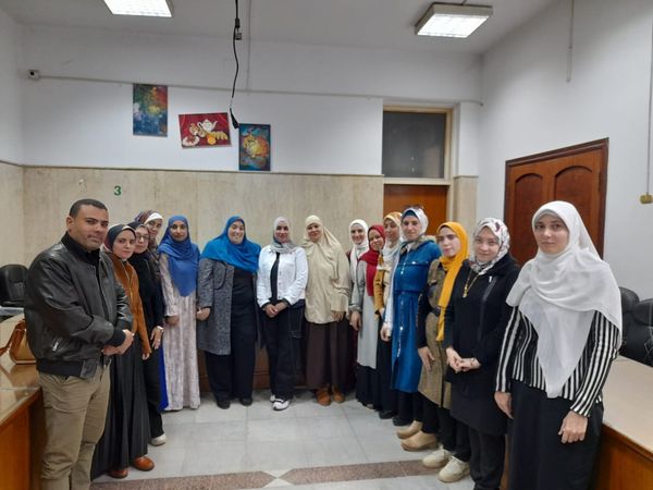 "بناء المفردة الاختبارية " في دورة تدريبية بمركز القياس والتقويم بجامعة المنوفية 