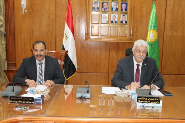 رئيس جامعة المنوفية يعقد الاجتماع الشهرى للجنة المنشآت 