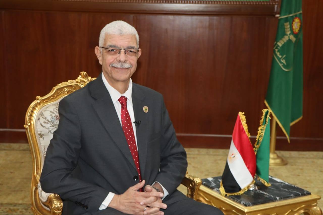 رئيس جامعة المنوفية يهنئ الرئيس عبد الفتاح السيسي والشعب المصري بحلول شهر رمضان المبارك 