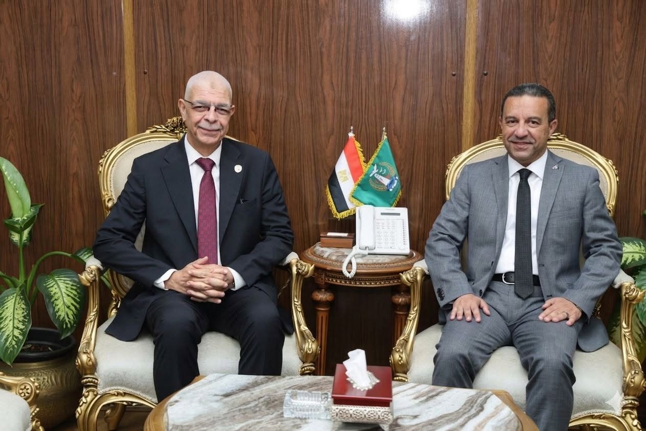 رئيس جامعة المنوفية يهنئ محافظ المنوفية وأبناء المحافظة  بالعيد القومي الـ120 ويؤكد  المنوفية تاريخ من العطاء ومسيرة متجددة نحو المستقبل