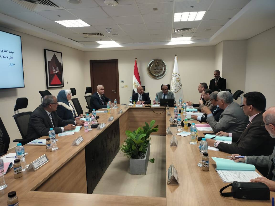 رئيس جامعة المنوفية يشارك في تطوير نظم الامتحانات وآليات التقويم التربوي باجتماع مجلس إدارة المركز القومي للامتحانات