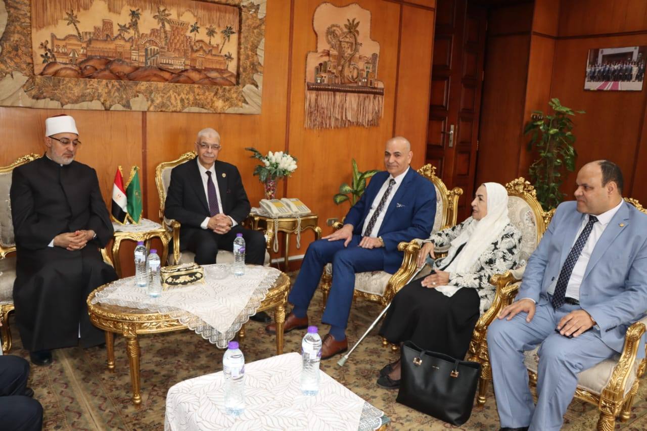 جامعة المنوفية تستضيف مفتي الديار المصرية في ندوة موسعة لتعزيز وعي الطلاب بالتحديات التي تواجهها الأسرة… ورئيس الجامعة يؤكد أهمية ترسيخ القيم المجتمعية