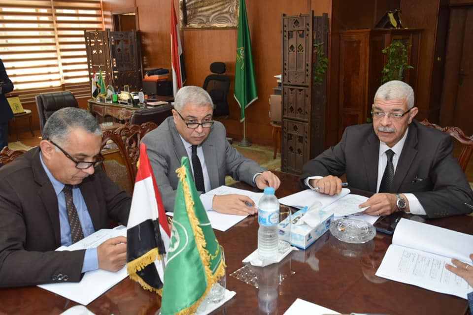 القاصد يرأس إجتماع اللجنة التاسعة لقبول الهدايا والتبرعات بجامعة المنوفية