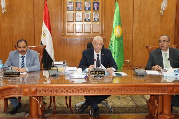 رئيس جامعة المنوفية يعقد إجتماعاً موسعاً للإعداد للإحتفال بعيد الجامعة السنوي ال٤٧