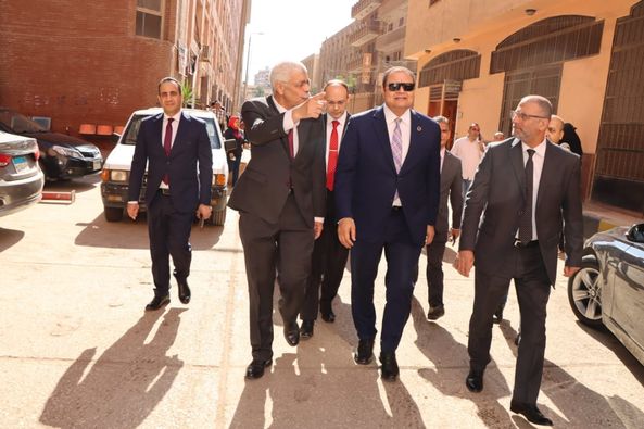 رئيس جامعة المنوفية ورئيس الهيئة العامة للاعتماد والرقابة الصحية  يتفقدان المستشفيات الجامعية ومعهد الكبد القومي 