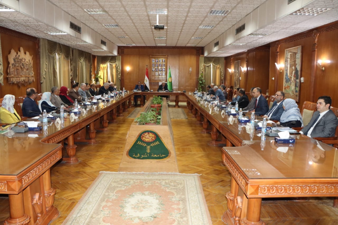 The President of Menoufia University holds the monthly session of the University Council and confirms full readiness to receive the academic year