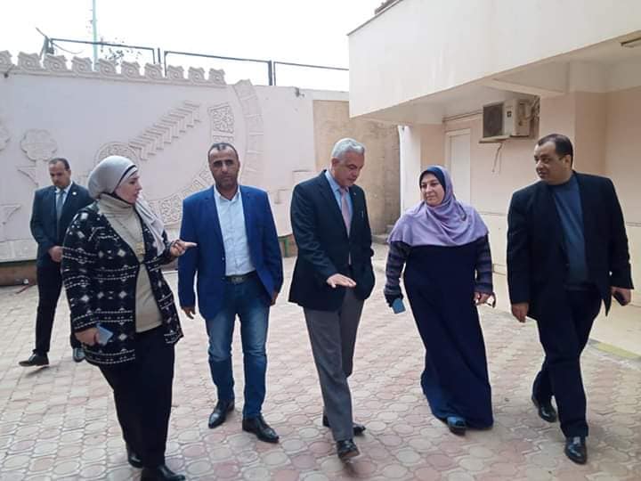 رئيس جامعة المنوفية في جولة تفقدية بالتربية النوعية