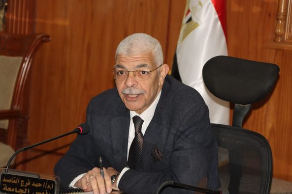 رئيس جامعة المنوفية يستعرض أنشطة ومشروعات مجلس التعليم لشهر فبراير 
