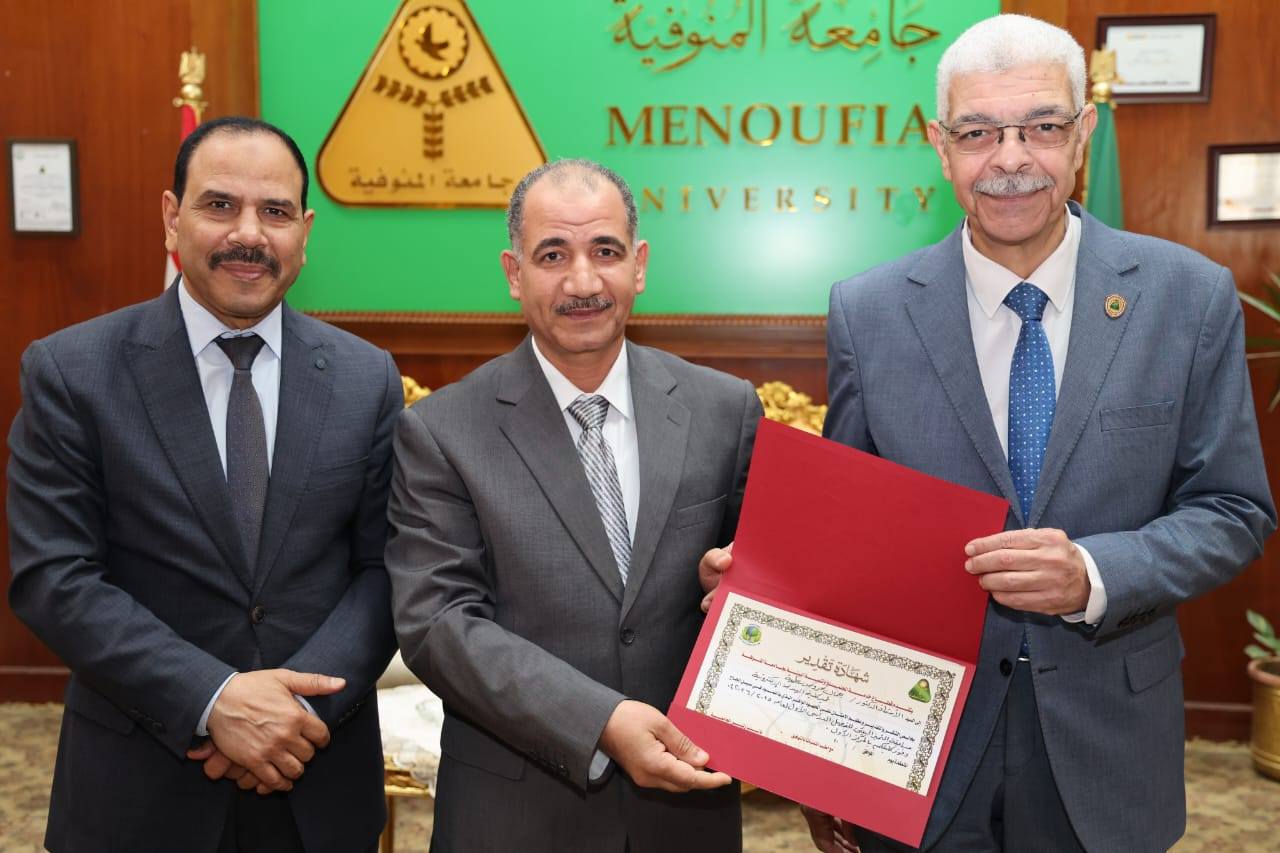 على هامش مجلس جامعة المنوفية.. القاصد يكرم الكليات الفائزة في مسابقة التميز البيئي بالفصل الدراسي الأول للعام الجامعى الحالى