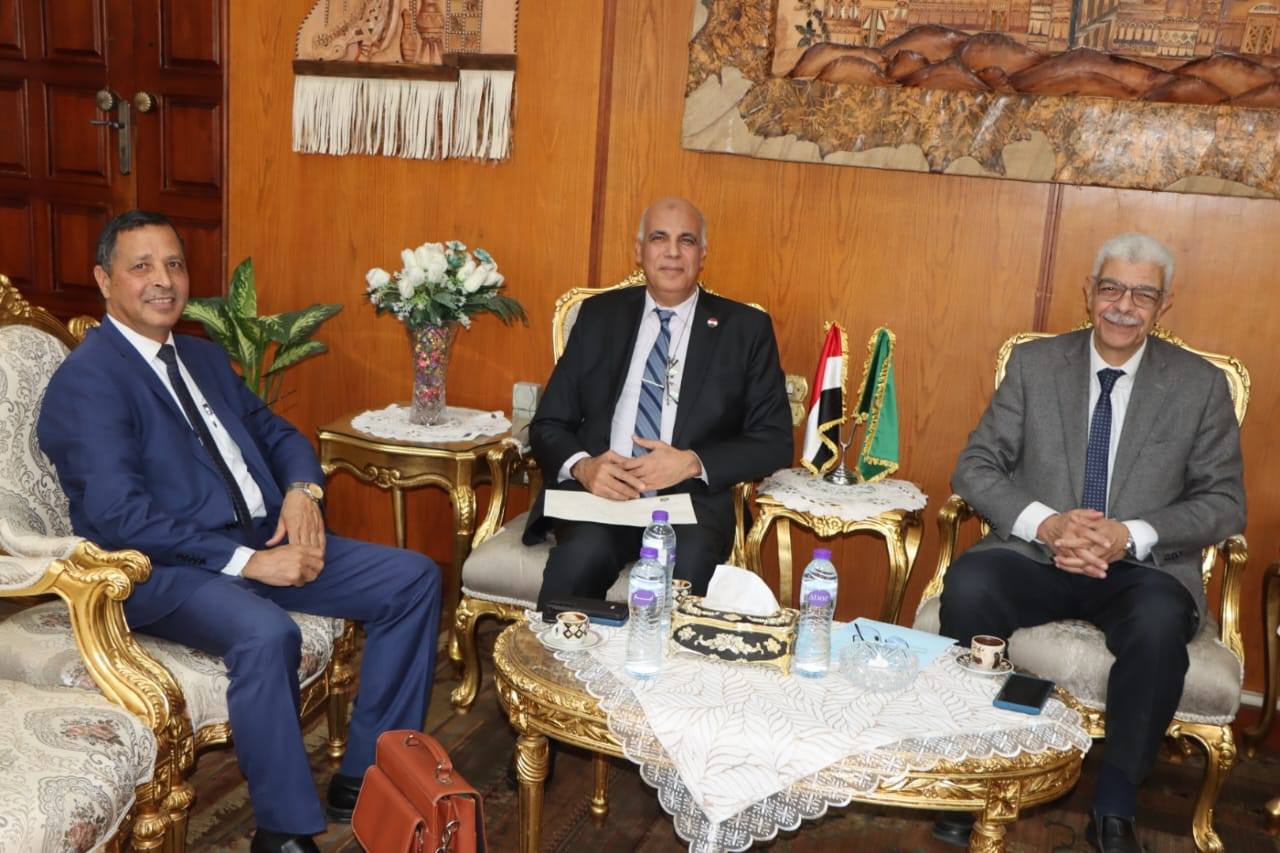 رئيس جامعة المنوفية يستقبل رئيس جامعة الدلتا التكنولوجية ويبحثان سبل التعاون المشترك
