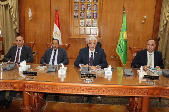 رئيس جامعة المنوفية يراس إجتماع المركز الدولي لتنمية قدرات أعضاء هيئة التدريس والقيادات 