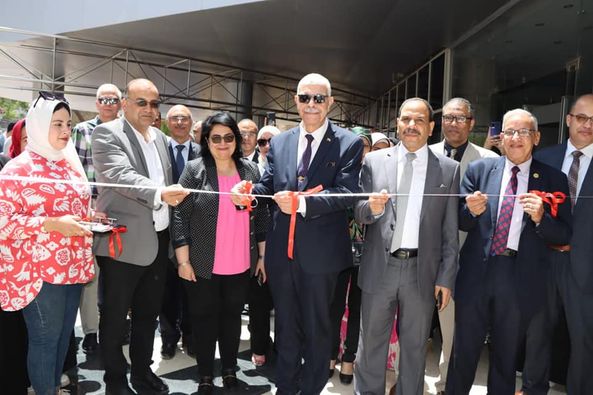 القاصد يفتتح معرض السجاد اليدوي المقام علي هامش فاعليات مهرجان الاسبوع الثقافي العاشر 