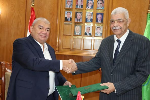 The President of Menoufia University signs a cooperation protocol with the El-Komy Foundation for Sustainable Development